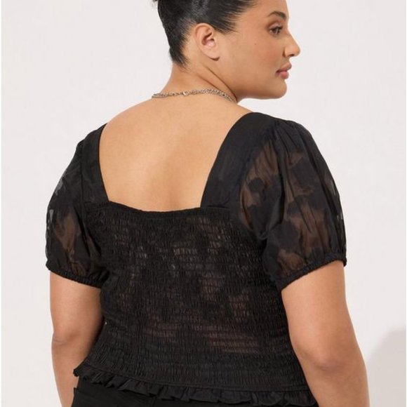 Cute brand new torrid top - Picture 3 of 3